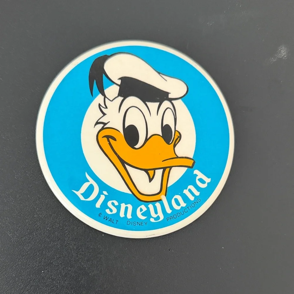 Donald Duck Disneyland pin